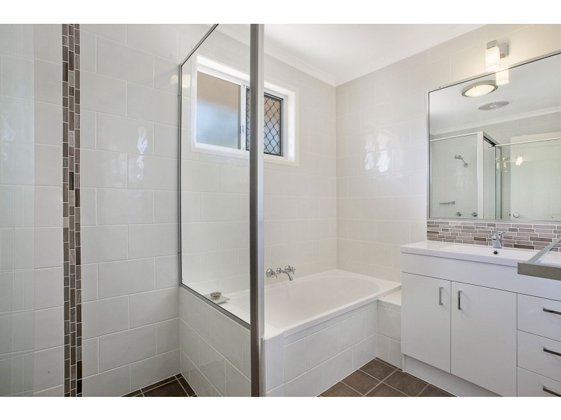 4 Amanda Court, Kawungan QLD 4655