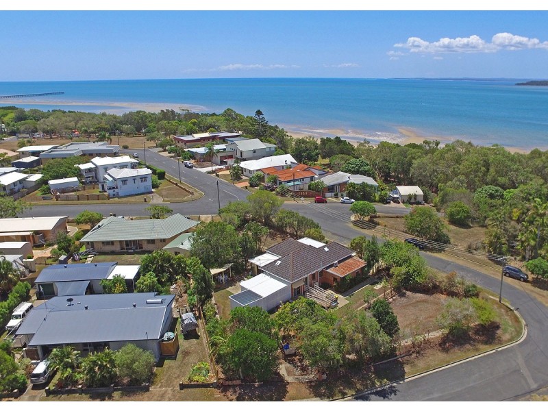 12 Crescent Street, Urangan QLD 4655