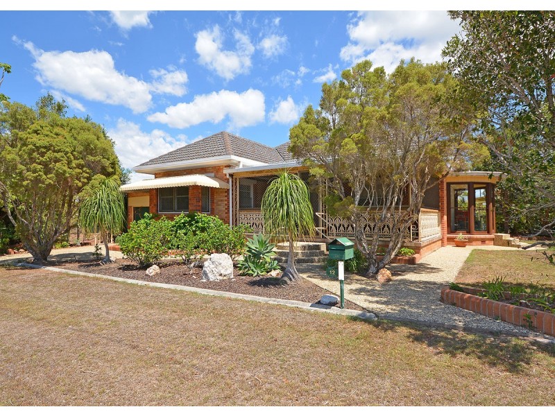 12 Crescent Street, Urangan QLD 4655