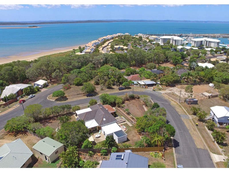 12 Crescent Street, Urangan QLD 4655