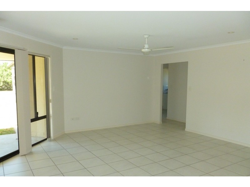 1 Northwest Bay Court, Wondunna QLD 4655