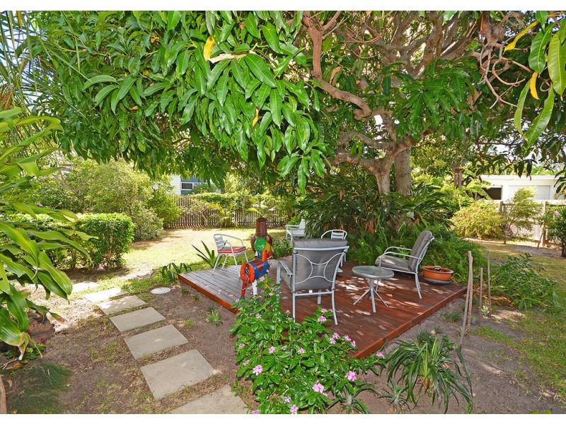 68 Dayman Street, Urangan QLD 4655