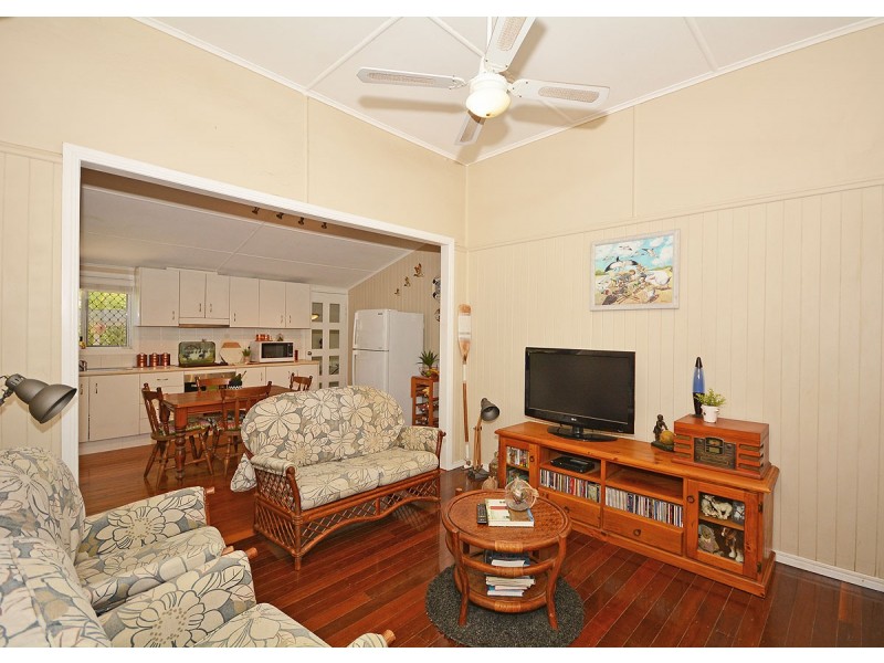 68 Dayman Street, Urangan QLD 4655