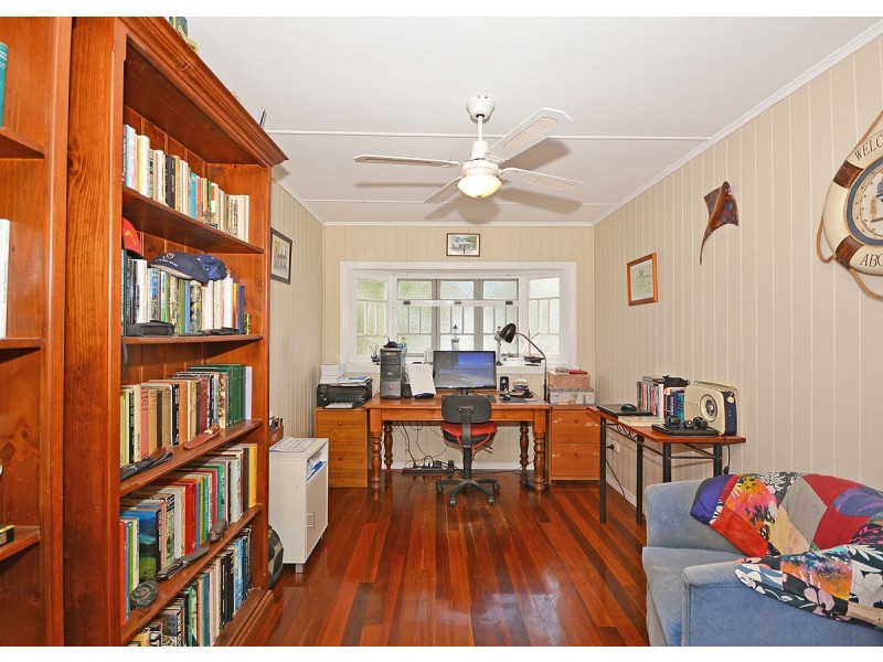 68 Dayman Street, Urangan QLD 4655