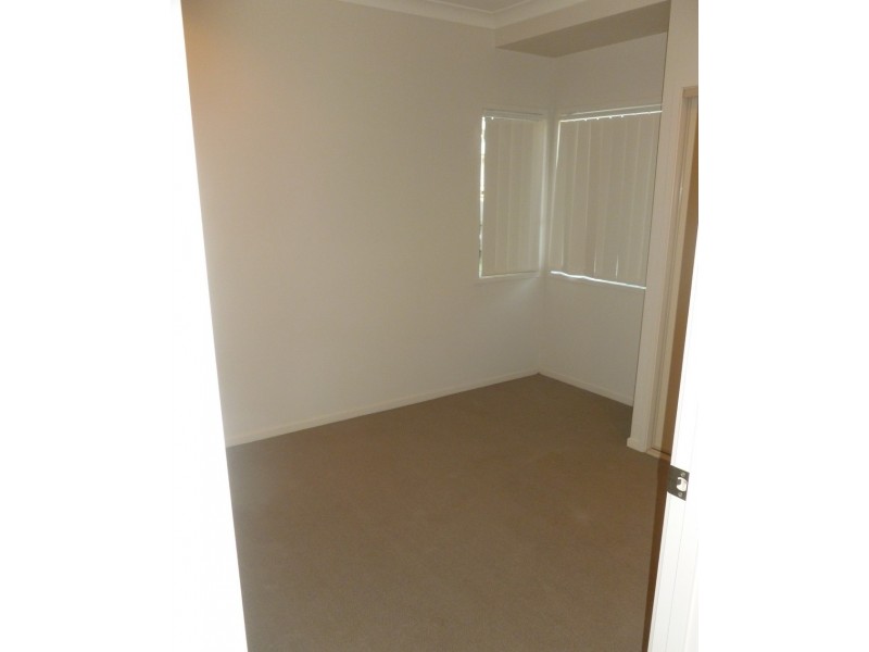 12 Wave Court, Toogoom QLD 4655