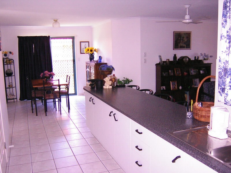 9 Satinay Street, Urangan QLD 4655