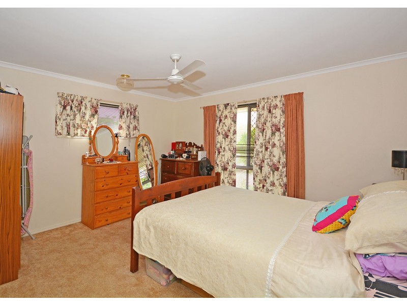 5 Lakeside Court, Torquay QLD 4655