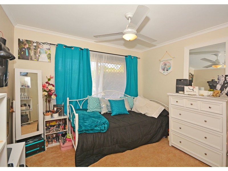 5 Lakeside Court, Torquay QLD 4655