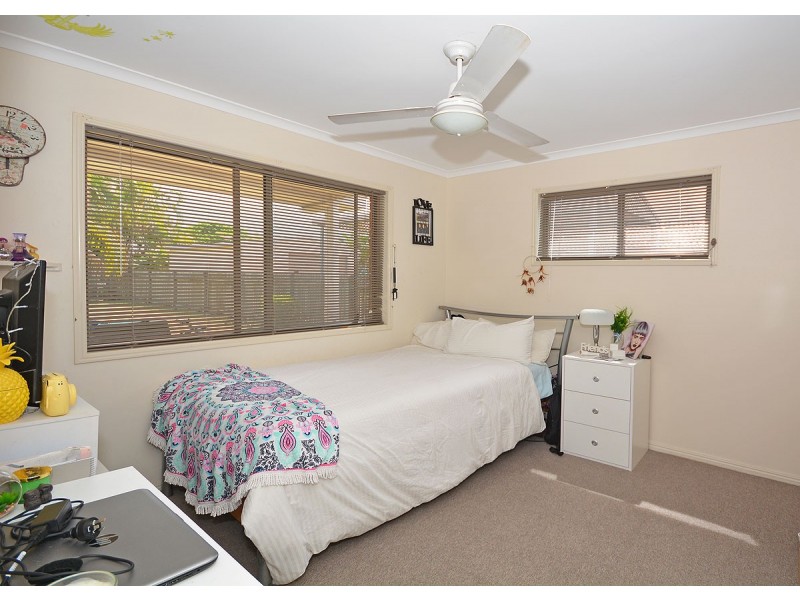 5 Lakeside Court, Torquay QLD 4655
