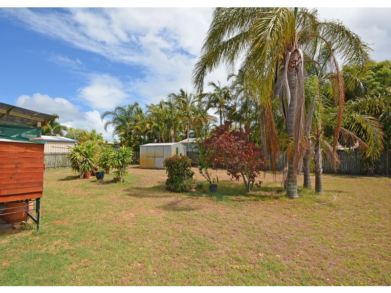 5 Lakeside Court, Torquay QLD 4655