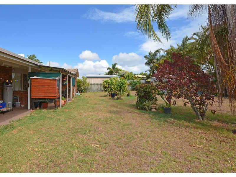 5 Lakeside Court, Torquay QLD 4655