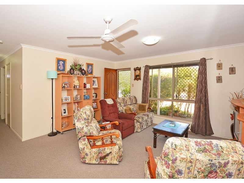 5 Lakeside Court, Torquay QLD 4655
