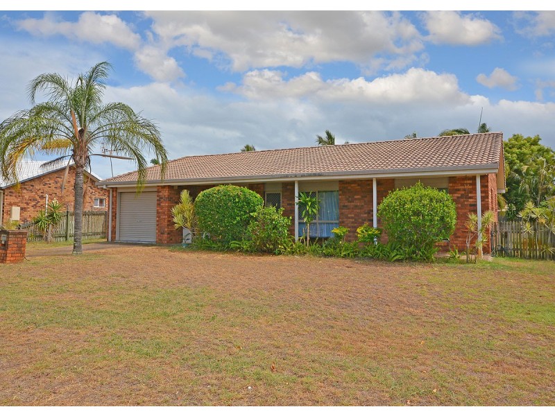 5 Lakeside Court, Torquay QLD 4655