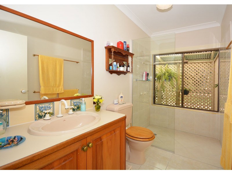 10 Burralong Drive, Wondunna QLD 4655