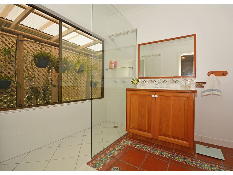 10 Burralong Drive, Wondunna QLD 4655