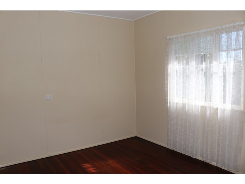 148 TORQUAY TCE, Scarness QLD 4655