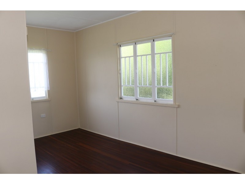 148 TORQUAY TCE, Scarness QLD 4655