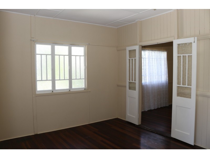 148 TORQUAY TCE, Scarness QLD 4655