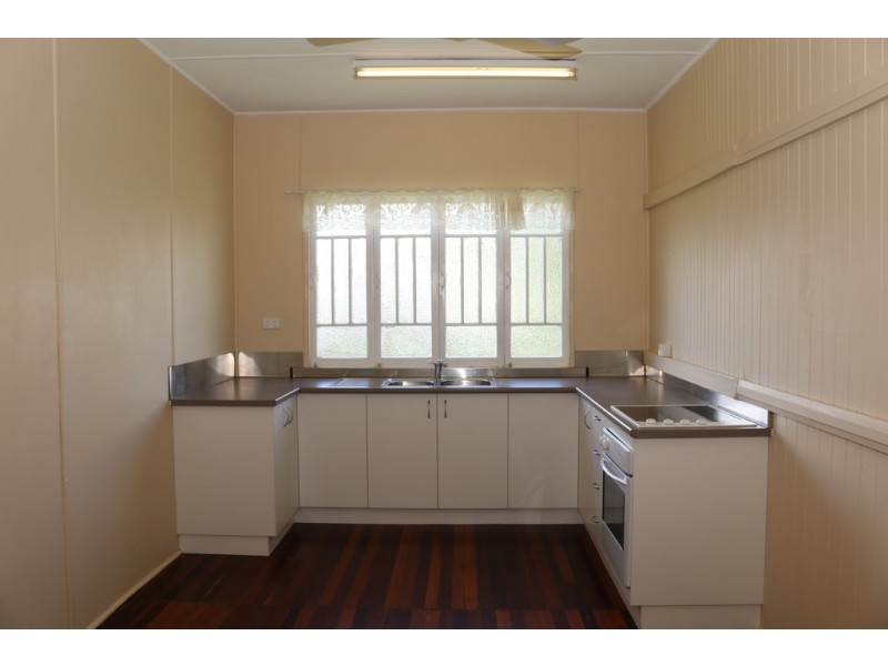 148 TORQUAY TCE, Scarness QLD 4655