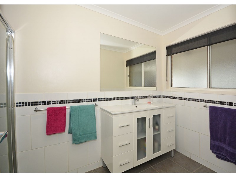 26 Rachael Street, Point Vernon QLD 4655