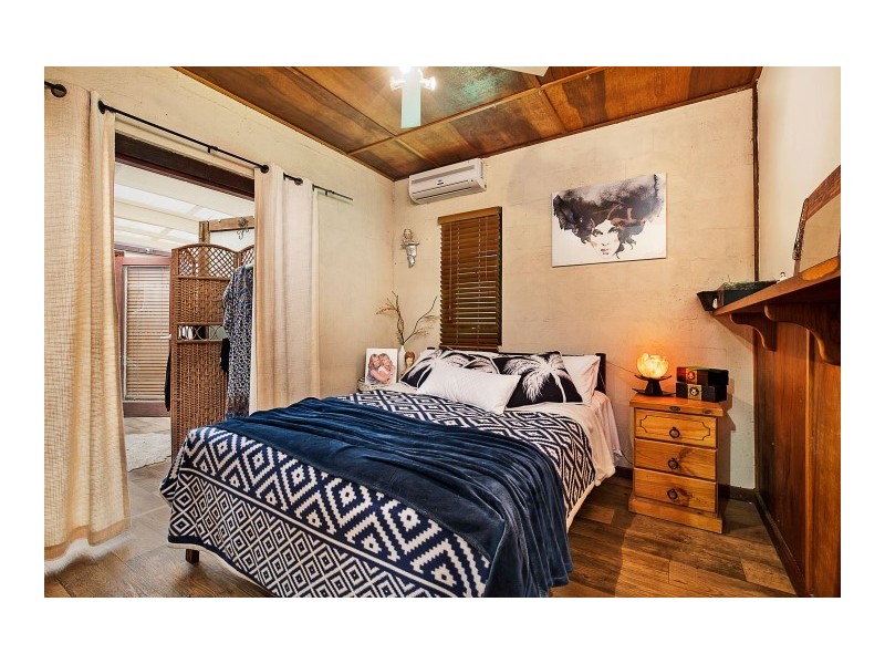 82 Boundary Road, Urangan QLD 4655