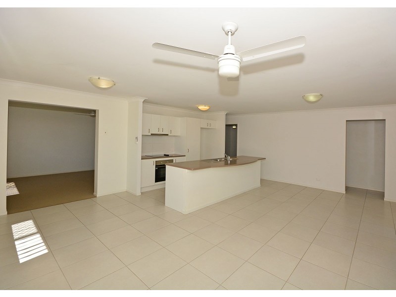 5 Peat Court, Nikenbah QLD 4655