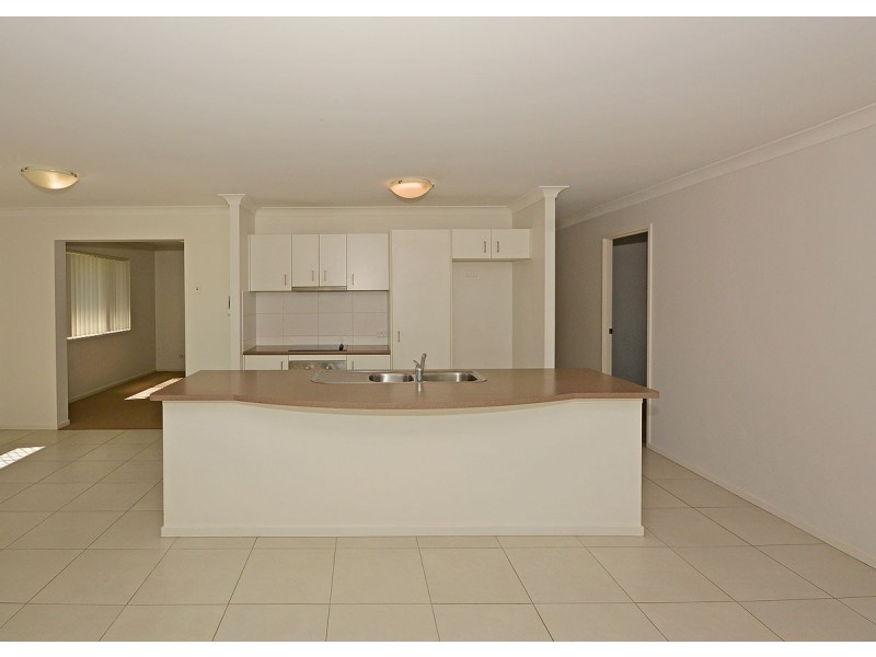 5 Peat Court, Nikenbah QLD 4655