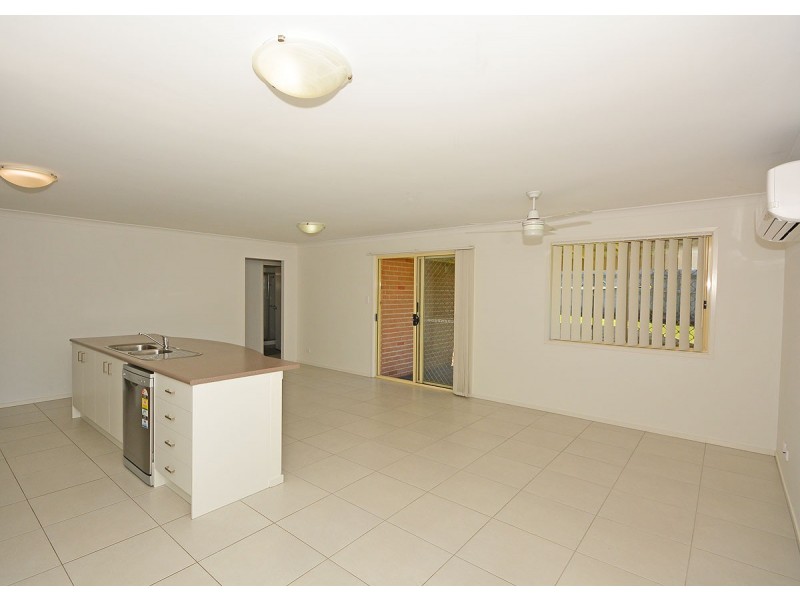 5 Peat Court, Nikenbah QLD 4655