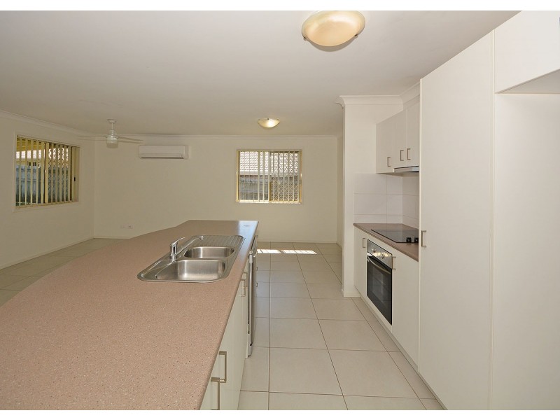 5 Peat Court, Nikenbah QLD 4655