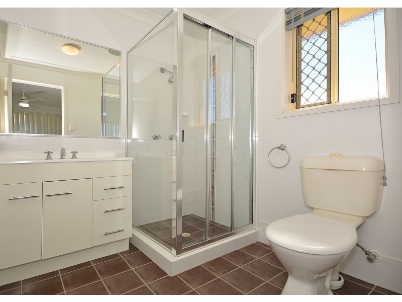 5 Peat Court, Nikenbah QLD 4655