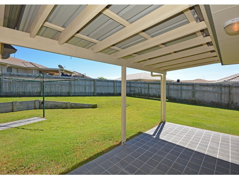 5 Peat Court, Nikenbah QLD 4655