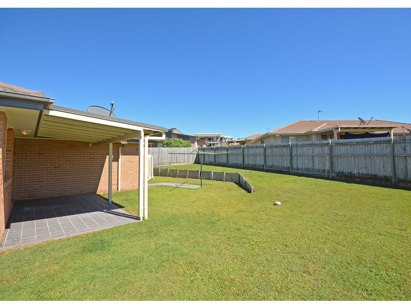 5 Peat Court, Nikenbah QLD 4655