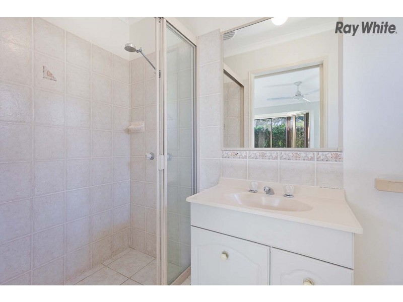 4 King Edward Court, Urangan QLD 4655