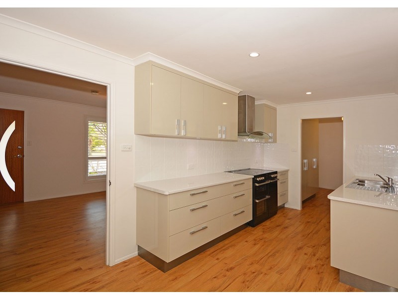 7 Whimbrel Grove, Eli Waters QLD 4655