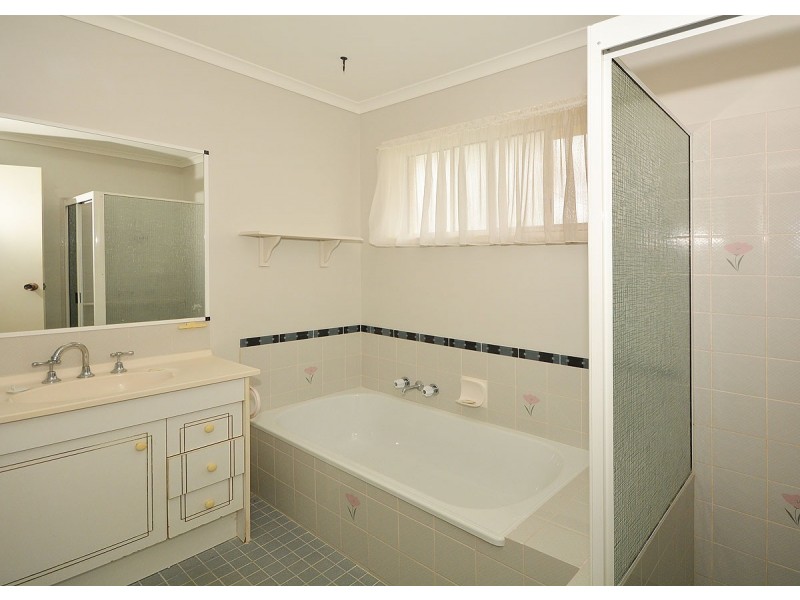 35 Caddy Avenue, Urraween QLD 4655