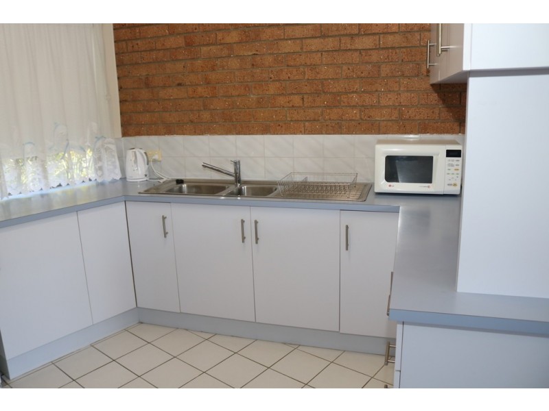 4/448 Esplanade, Torquay QLD 4655