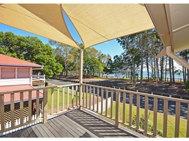 583 Charlton Esplanade, Urangan QLD 4655