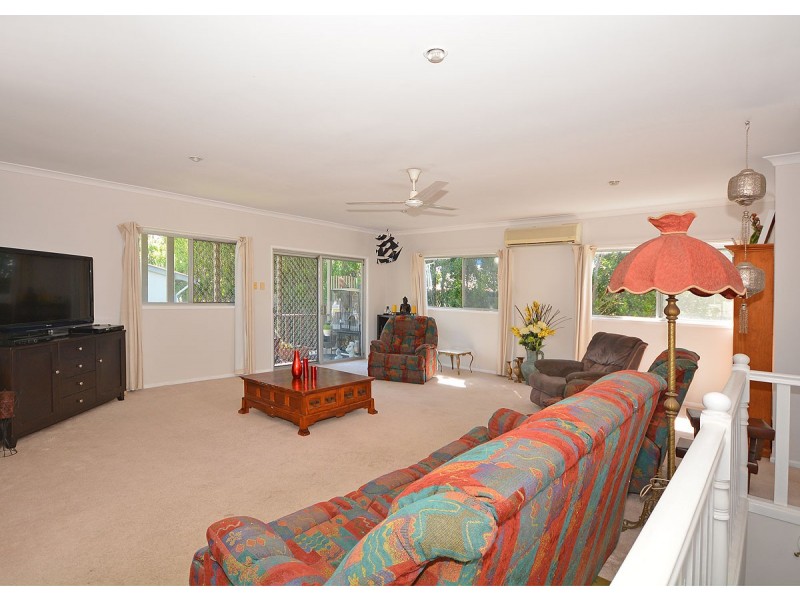 583 Charlton Esplanade, Urangan QLD 4655