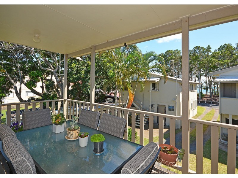 583 Charlton Esplanade, Urangan QLD 4655