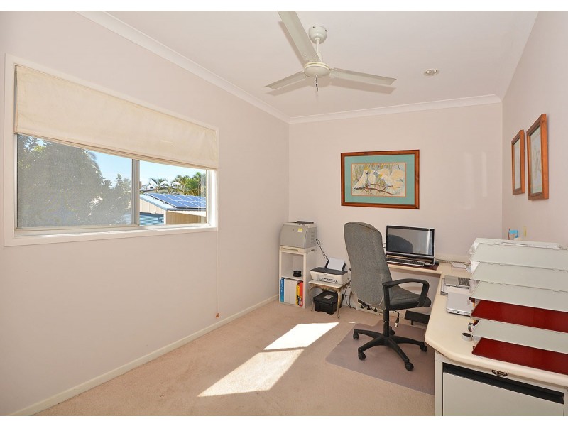 583 Charlton Esplanade, Urangan QLD 4655