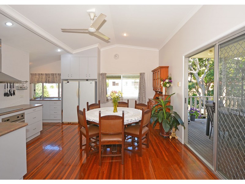 583 Charlton Esplanade, Urangan QLD 4655
