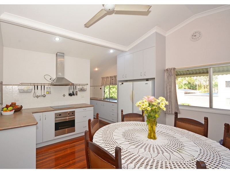 583 Charlton Esplanade, Urangan QLD 4655