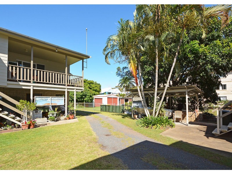 583 Charlton Esplanade, Urangan QLD 4655