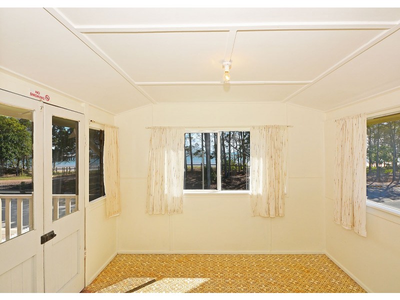 583 Charlton Esplanade, Urangan QLD 4655