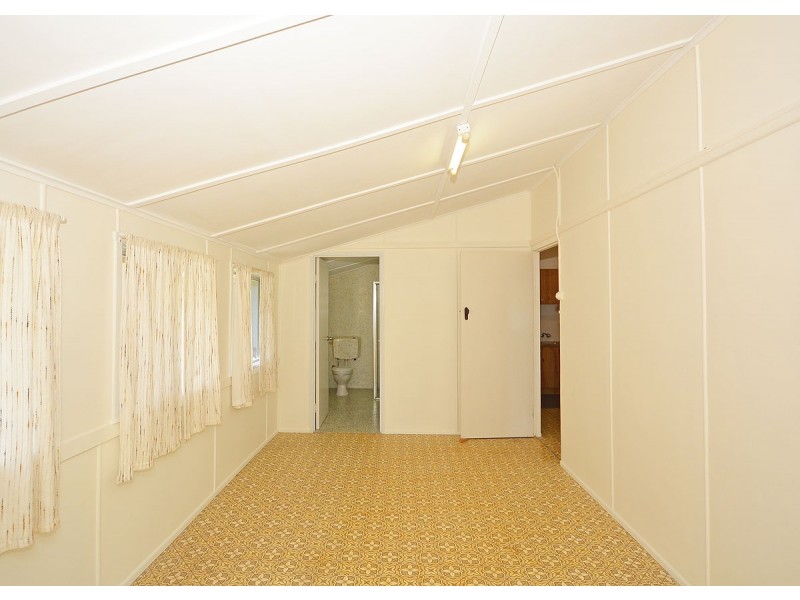 583 Charlton Esplanade, Urangan QLD 4655