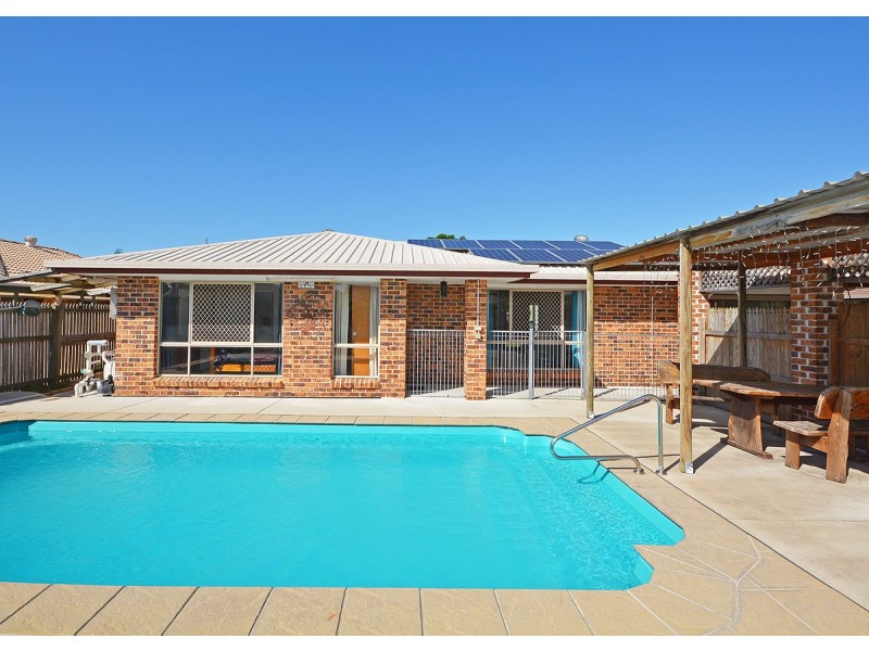 6 Golden Court, Kawungan QLD 4655