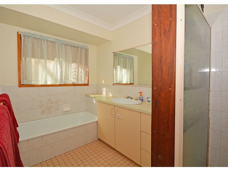 6 Golden Court, Kawungan QLD 4655