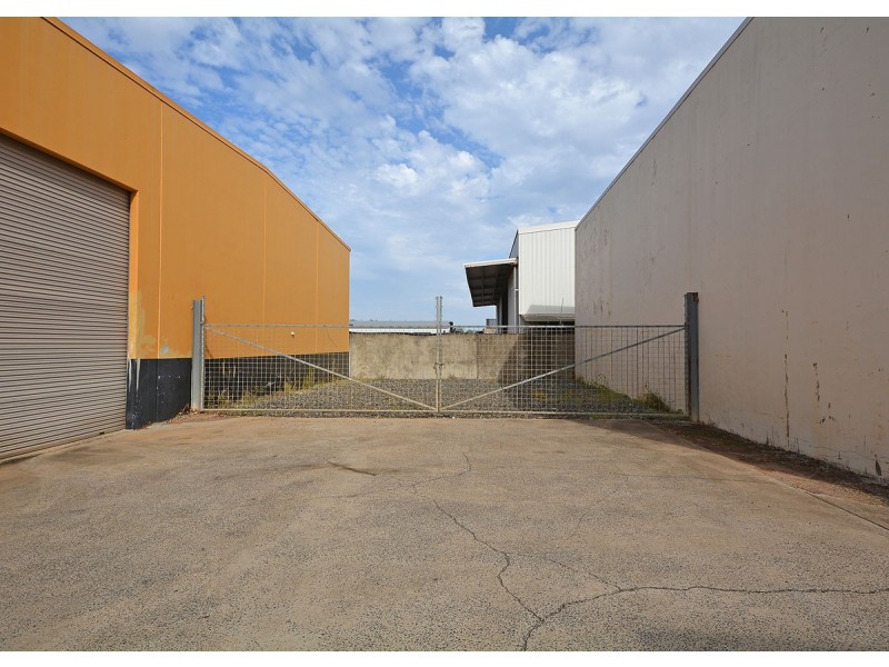 2 and 3/90 Lower Mountain Road, Dundowran QLD 4655