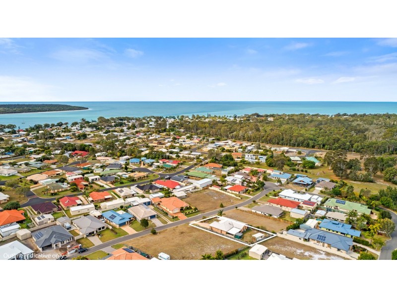 32 Lucas Drive, Burrum Heads QLD 4659