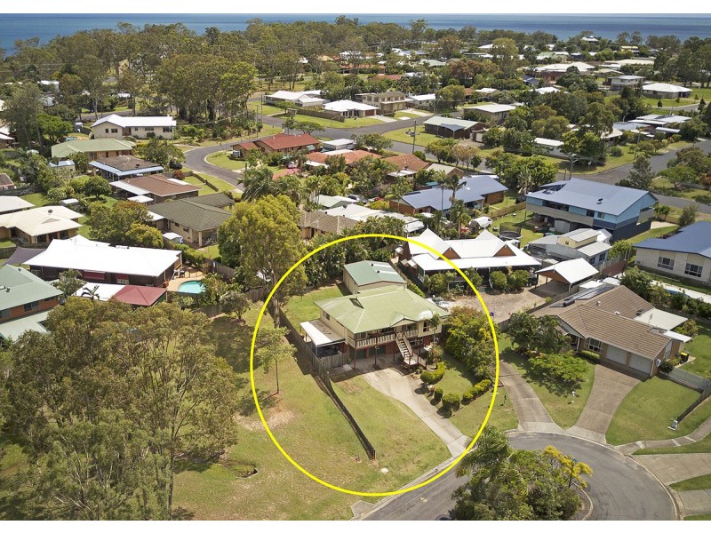 32 Earls Court, Point Vernon QLD 4655